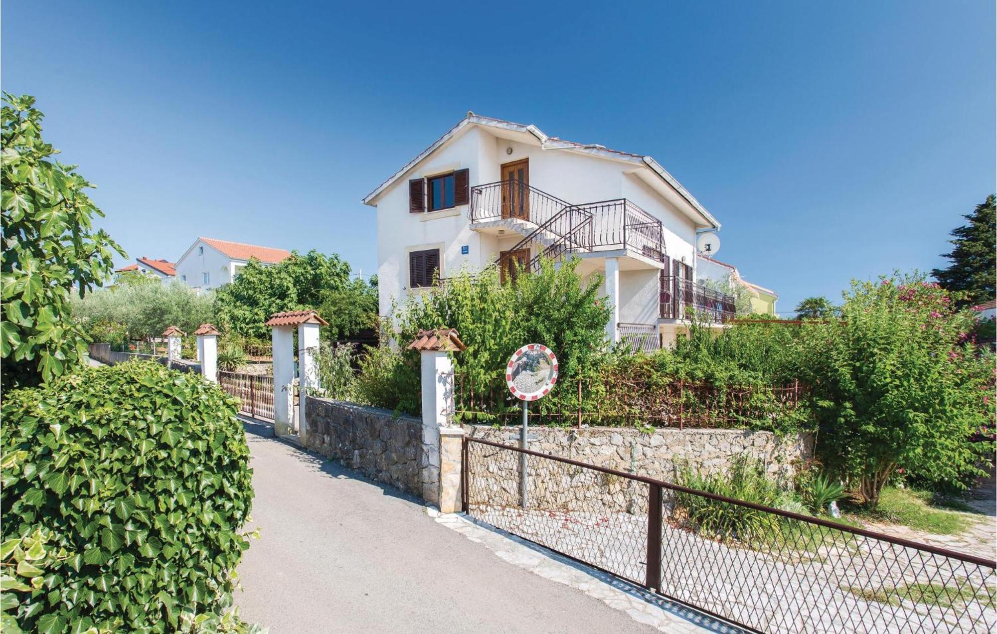 Lovely Apartment In Krk With Kitchen Brzac Exterior photo
