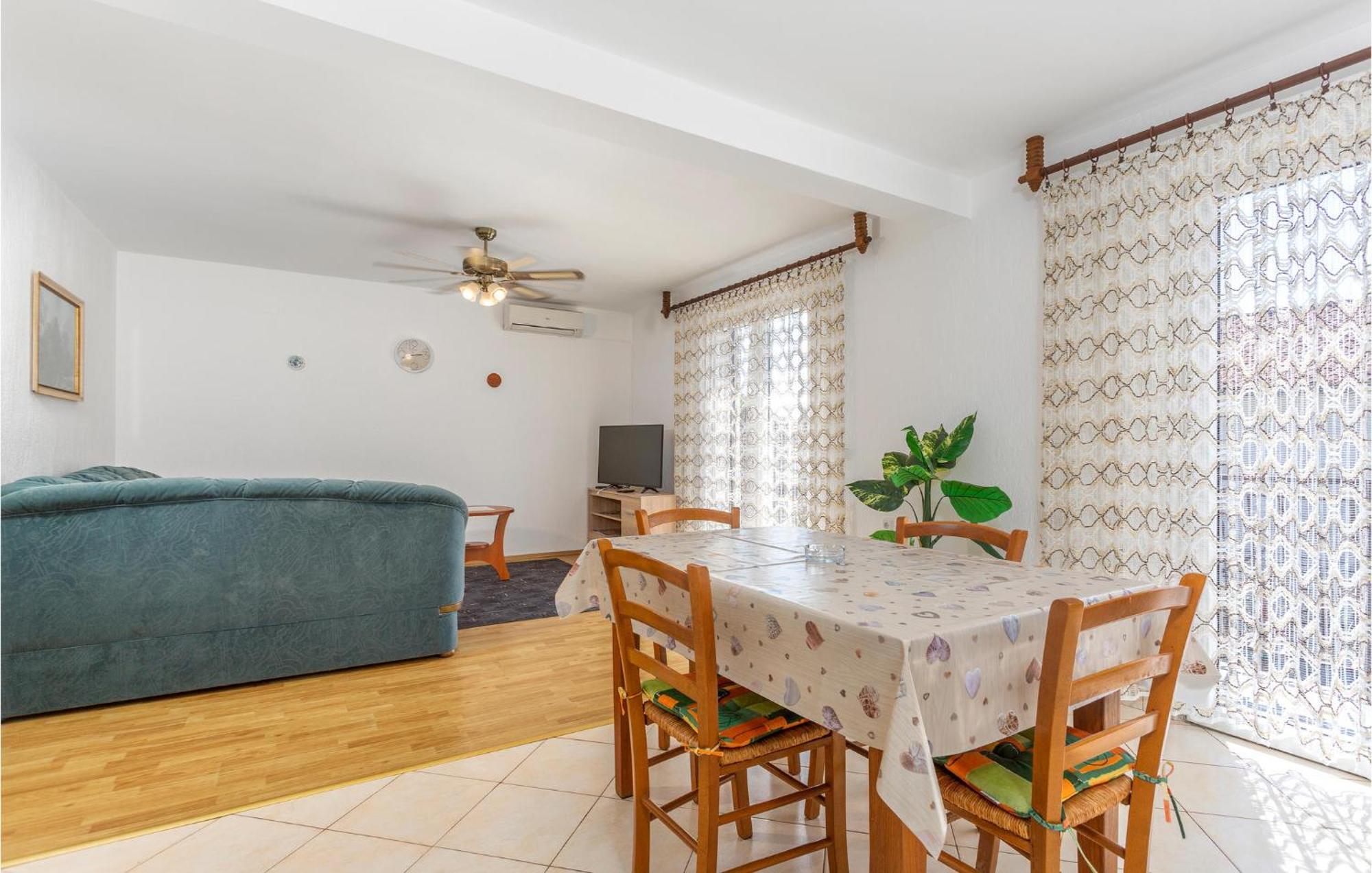 Lovely Apartment In Krk With Kitchen Brzac Exterior photo