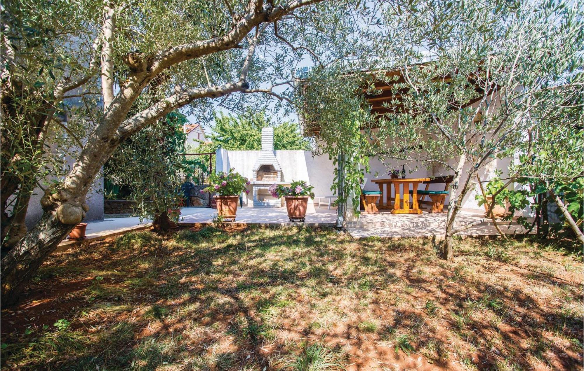 Lovely Apartment In Krk With Kitchen Brzac Exterior photo